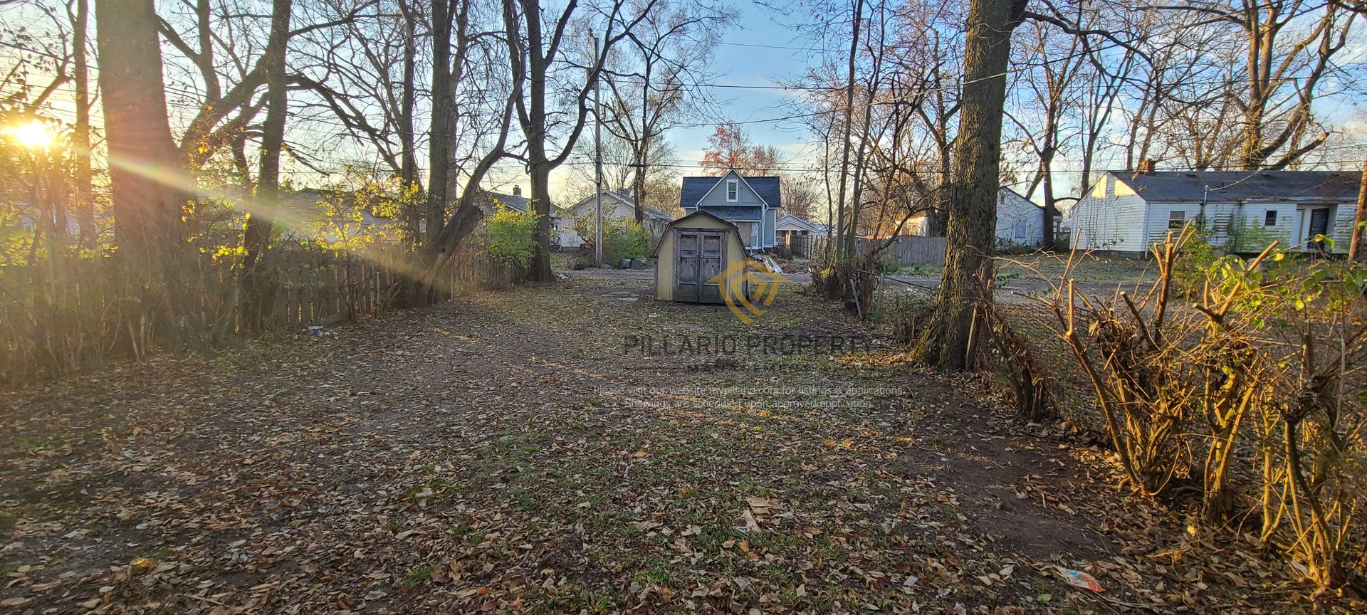 Refreshed 3 Bedroom Home with Partially Fenced In Yard, Available NOW! – photo 3