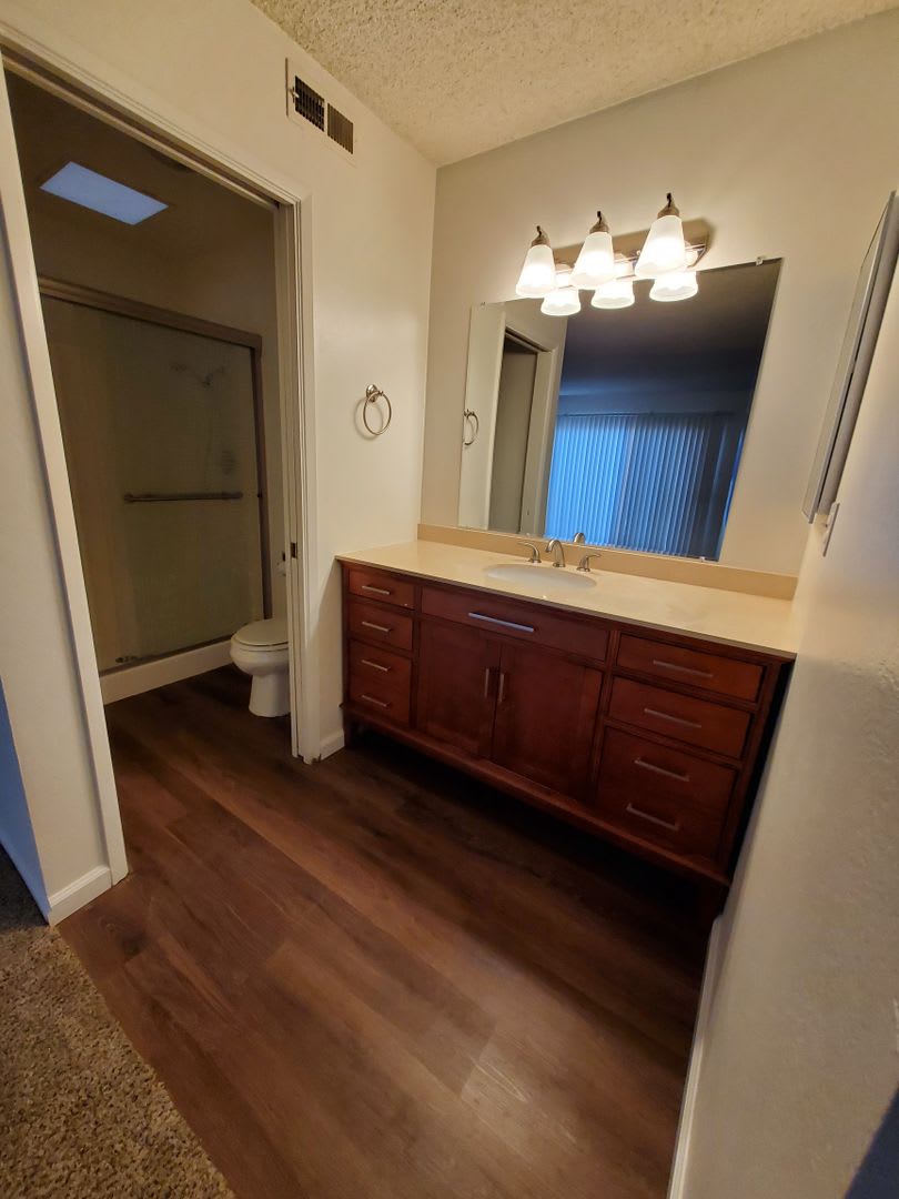 3bd/2ba Home with Two Car Garage – photo 5