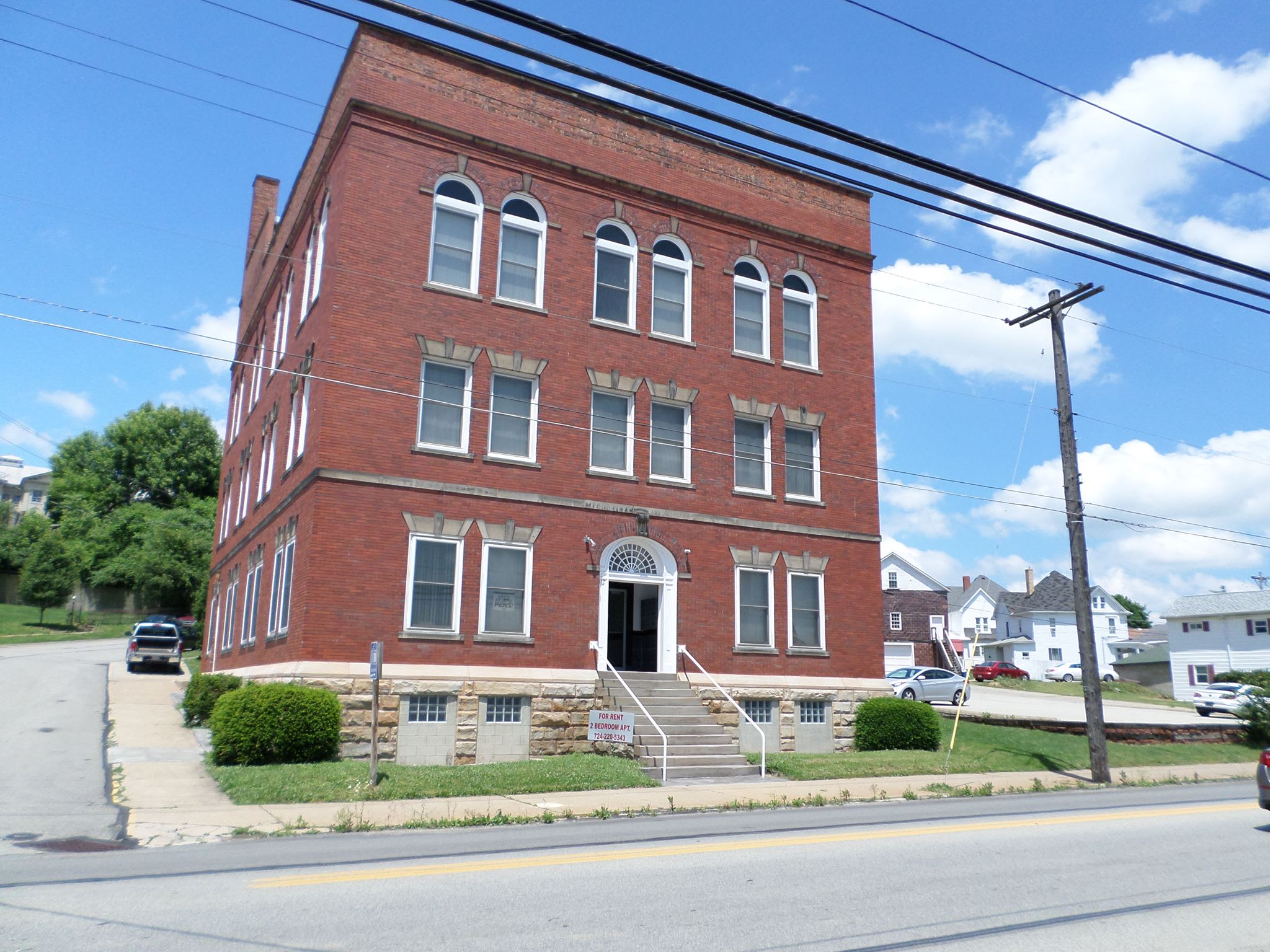 112 South Broadway Street – photo 1
