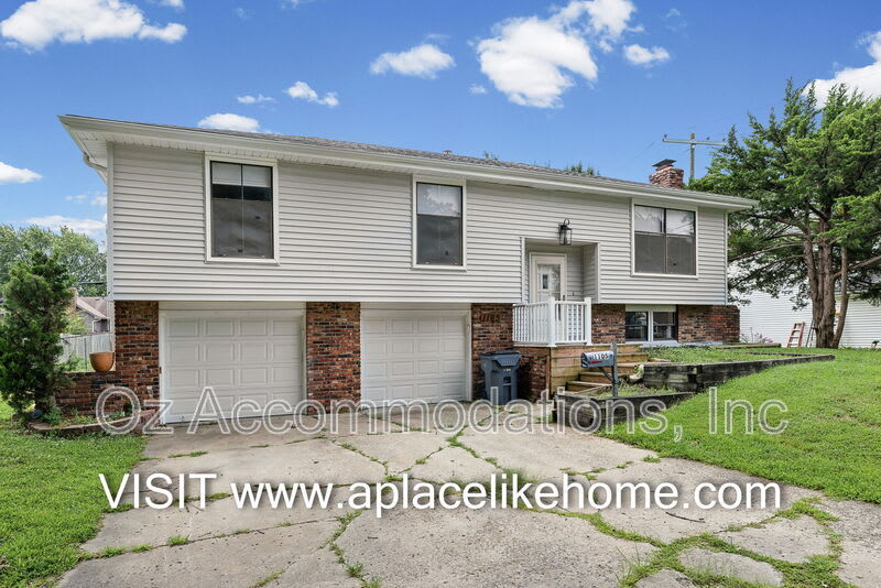 1105 W Elm Ter – photo 2