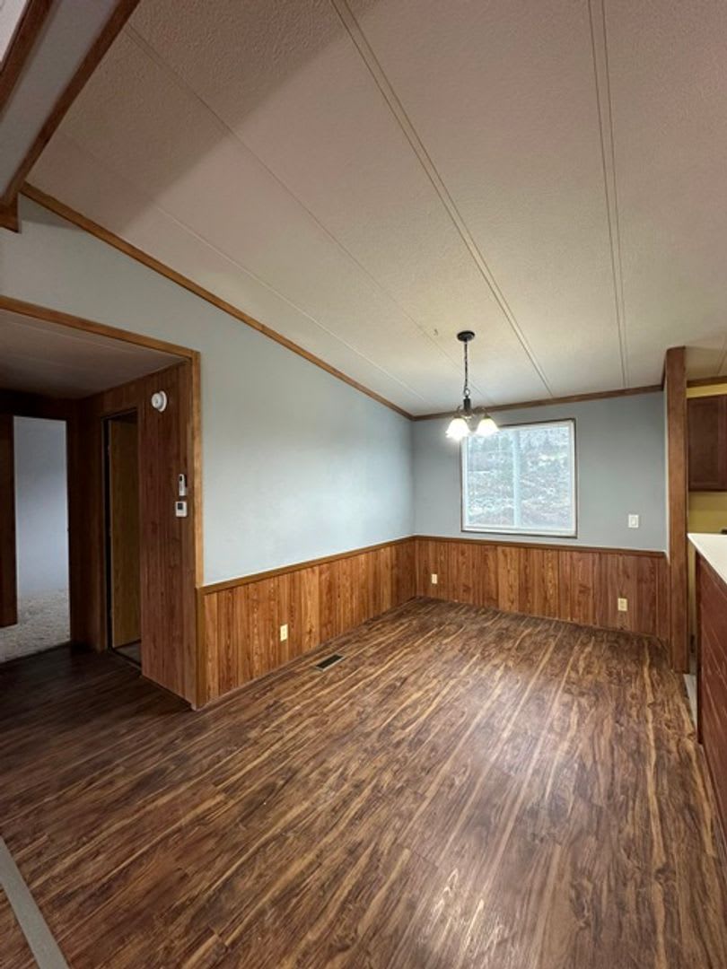 3 Bedroom, 2 Bathroom Home – photo 5