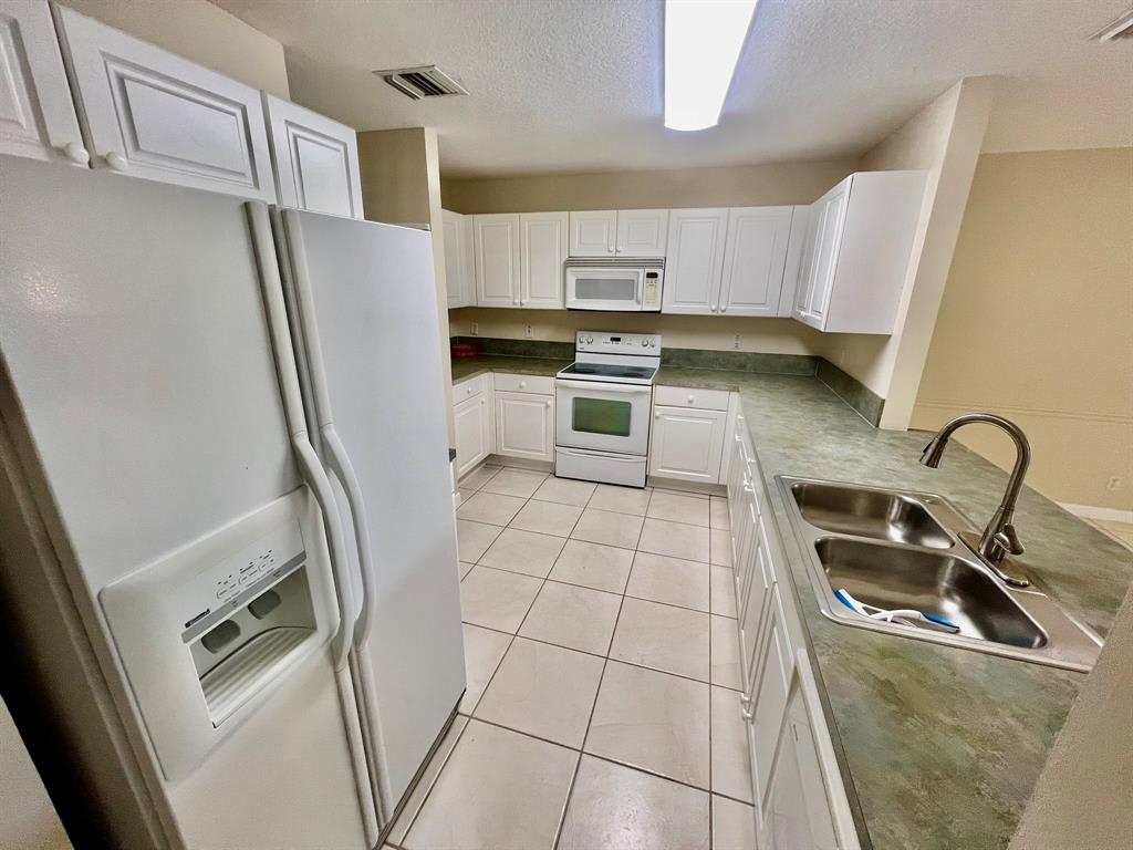 2335 El Cid Court – photo 5