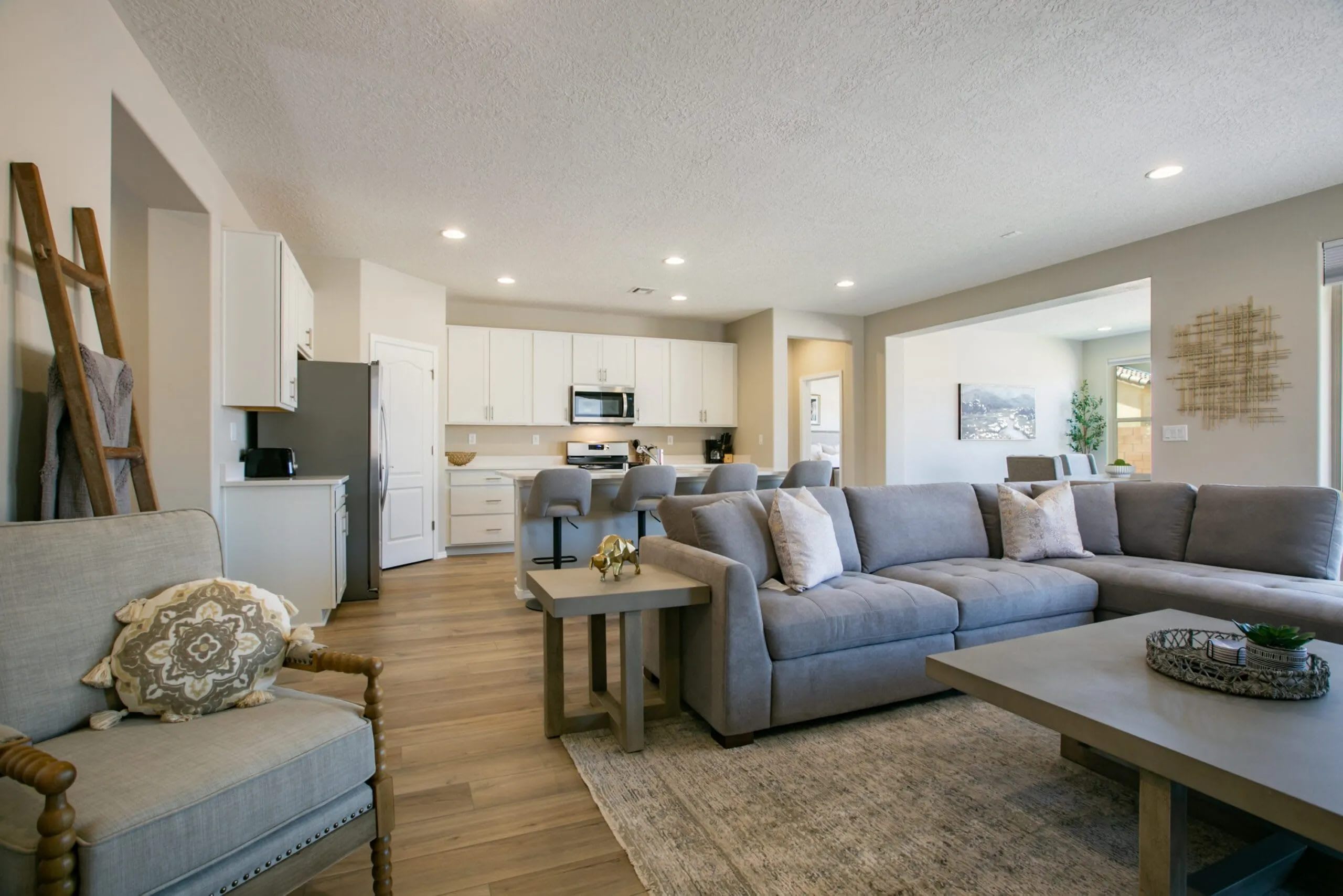 6049 Nauman Drive – photo 3