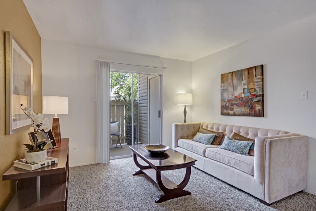 NORTHRIDGE COURT APARTMENT HOMES – photo 1