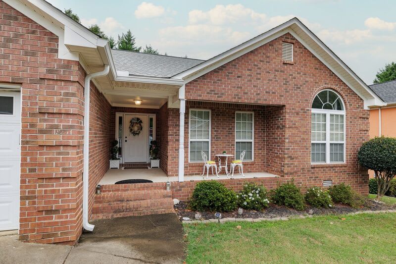195 Bedford Drive – photo 3