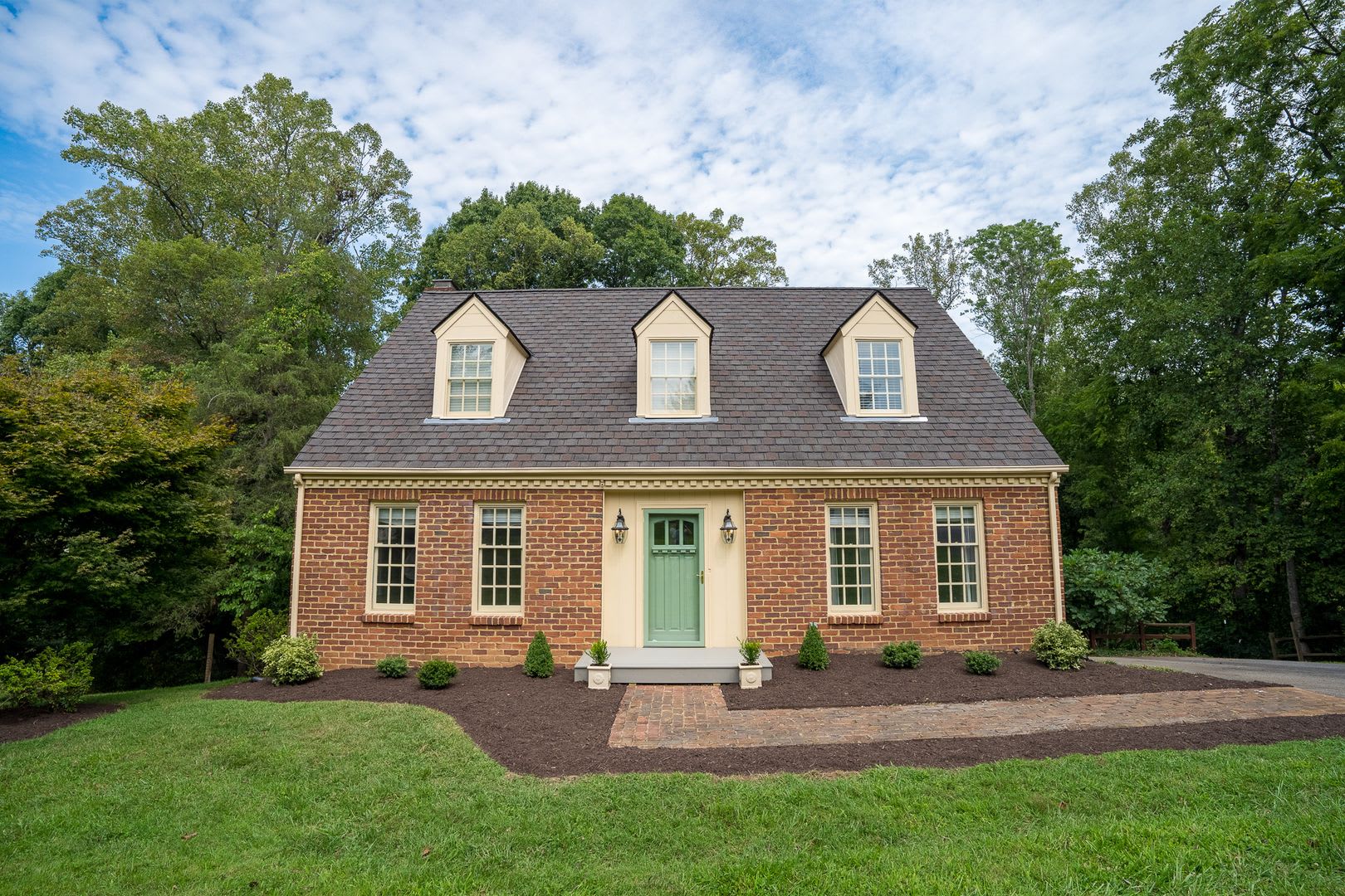 4716 HERITAGE DR – photo 1
