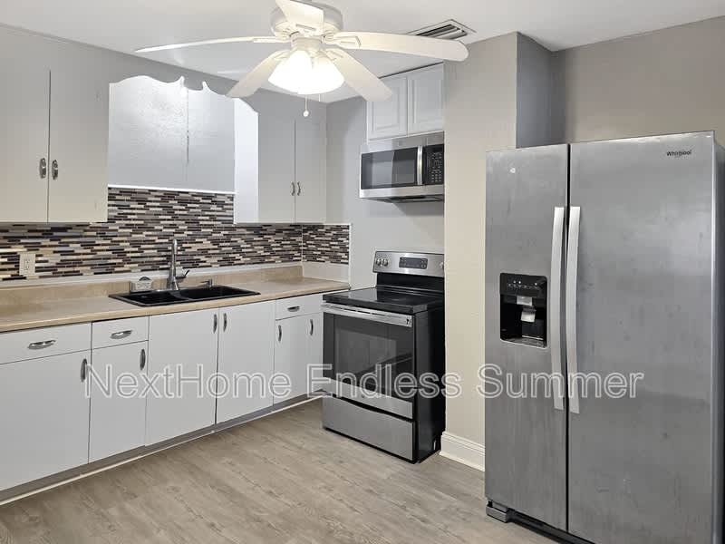 2524 Forest Boulevard – photo 5