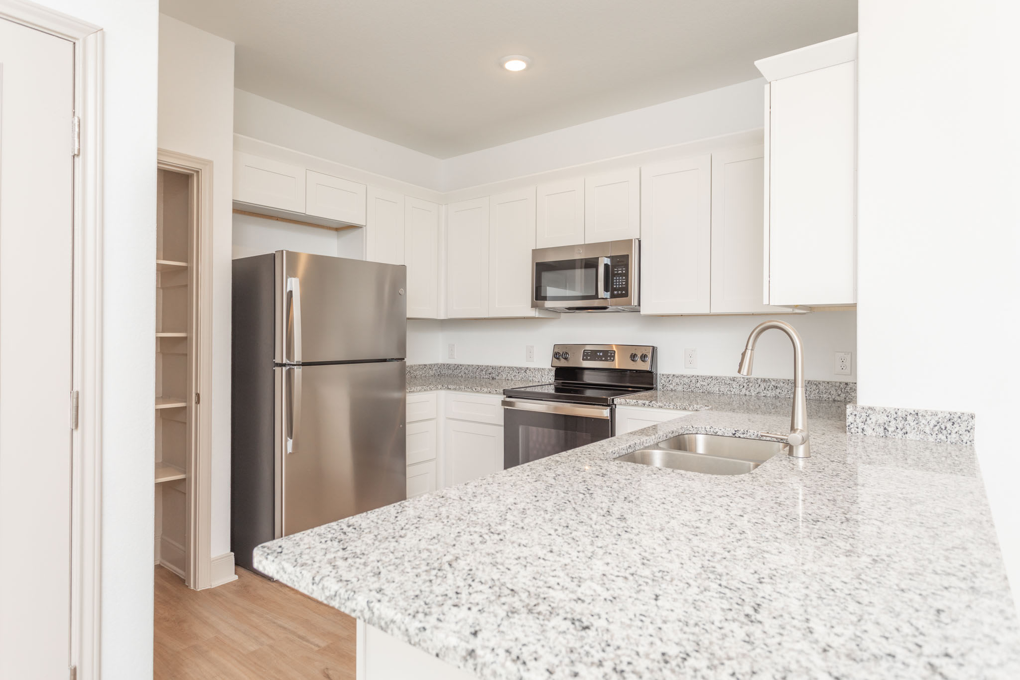 7607 Gramercy Way – photo 4