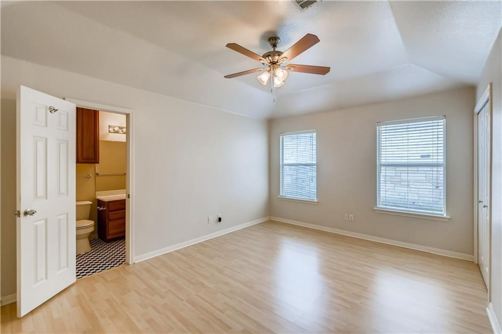 Great One Story 3 Bedroom Rental In South Creek – photo 5
