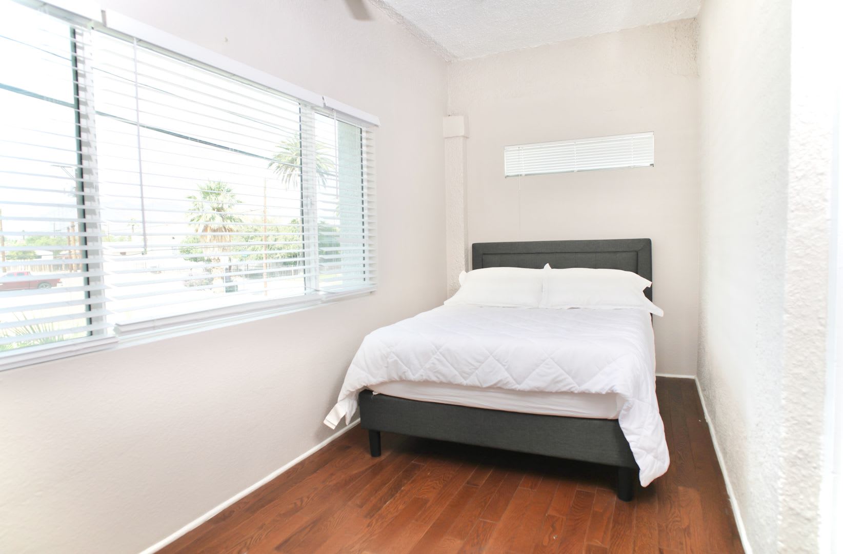 2 Bedroom 1 Bath Close to 4th Ave and Downtown Tucson – photo 3