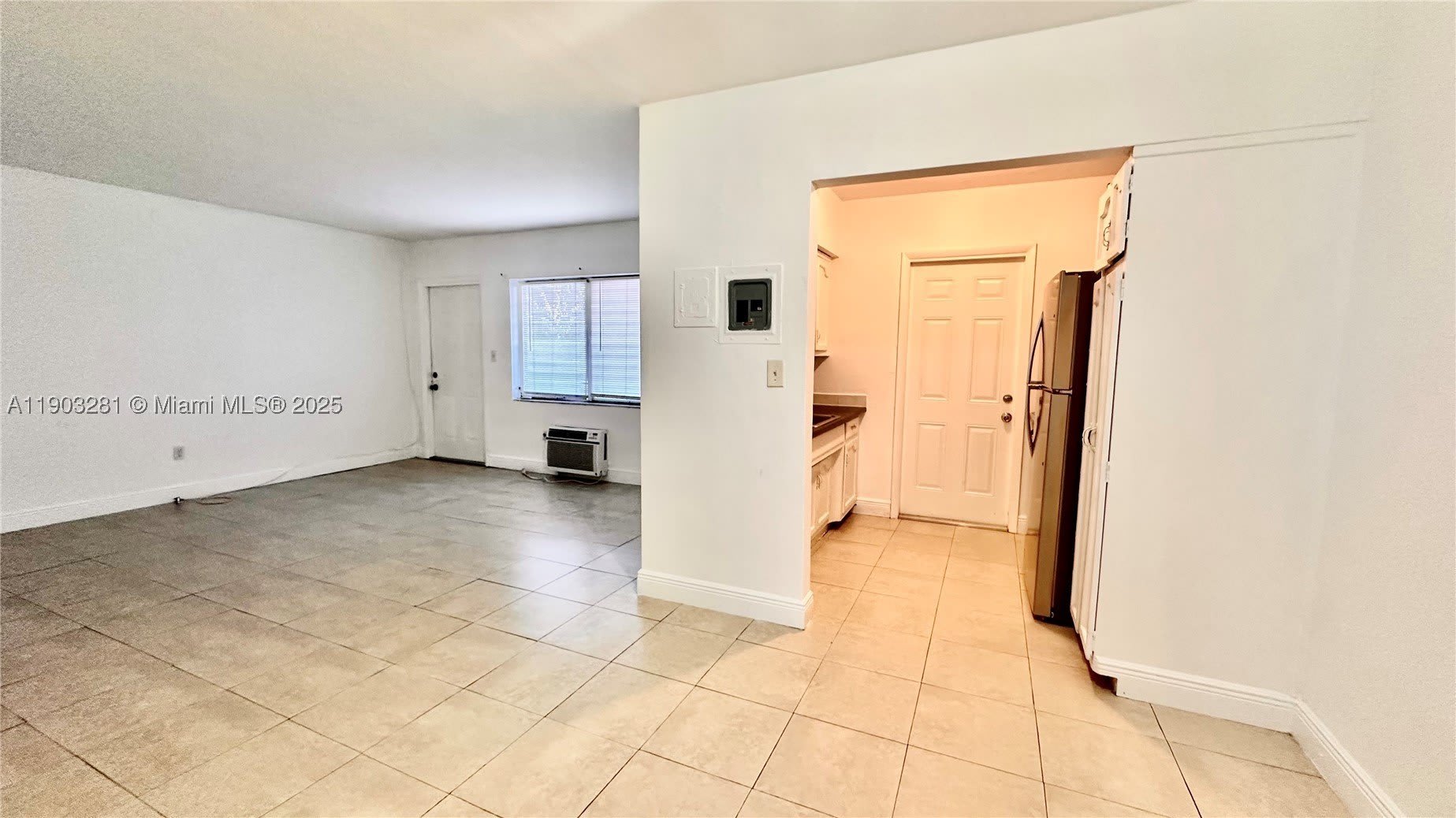 1955 Normandy Dr – photo 2