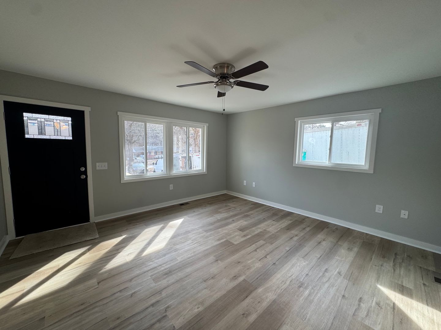 1 2 Month Free Rent Special Totally Remodeled Inside And Out Two Bedroom House Move In Ready Don T Miss Out – photo 2
