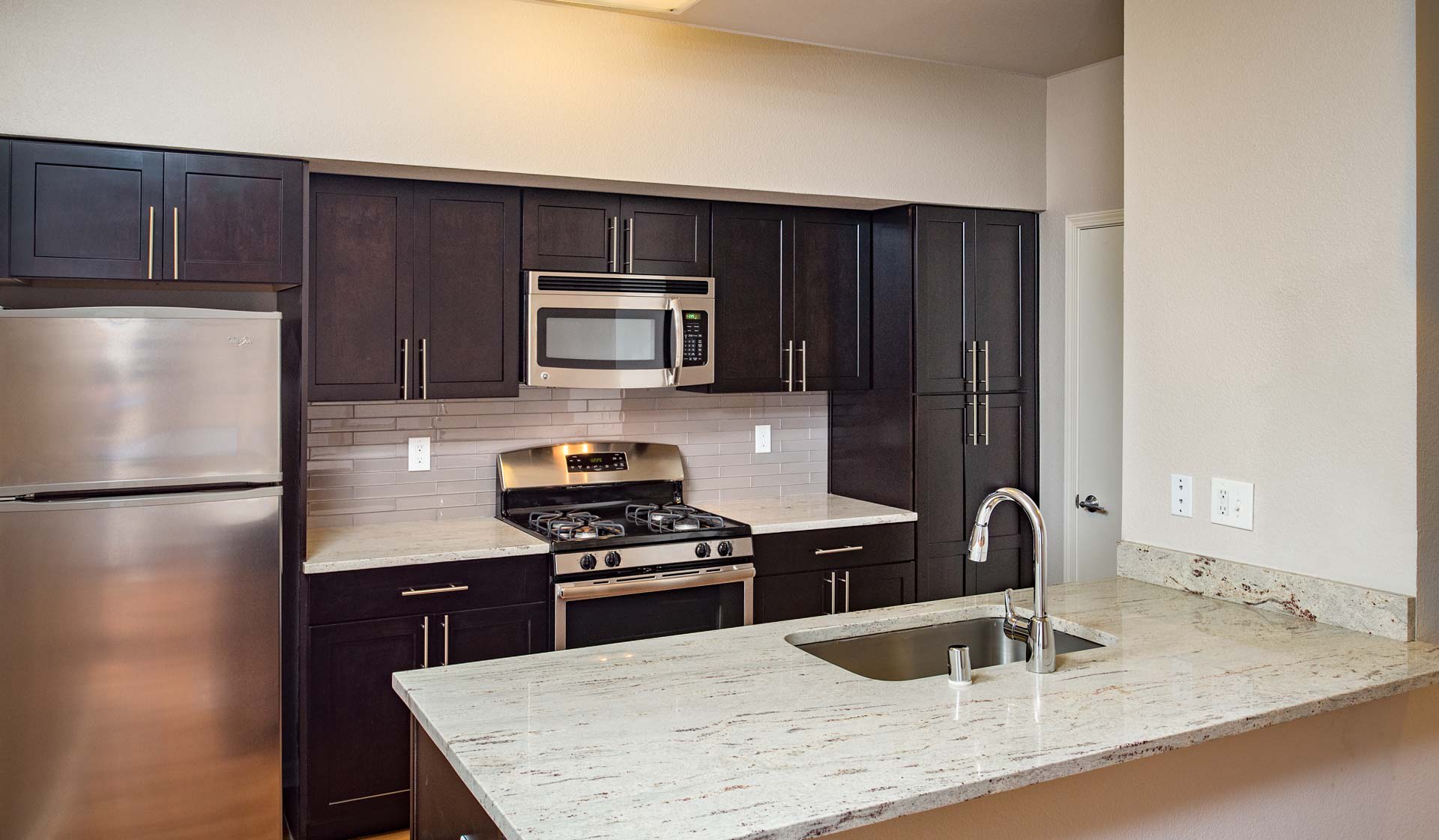 Monterey Grove Apartments – photo 5