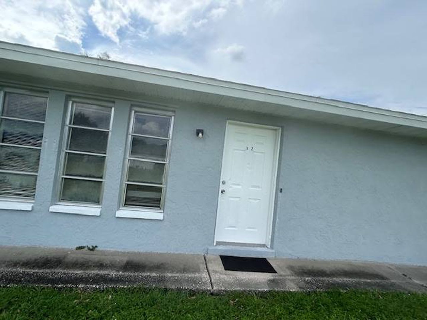 ***TWO WEEKS FREE*** Flexible Living in a Prime Cape Coral Spot – photo 2
