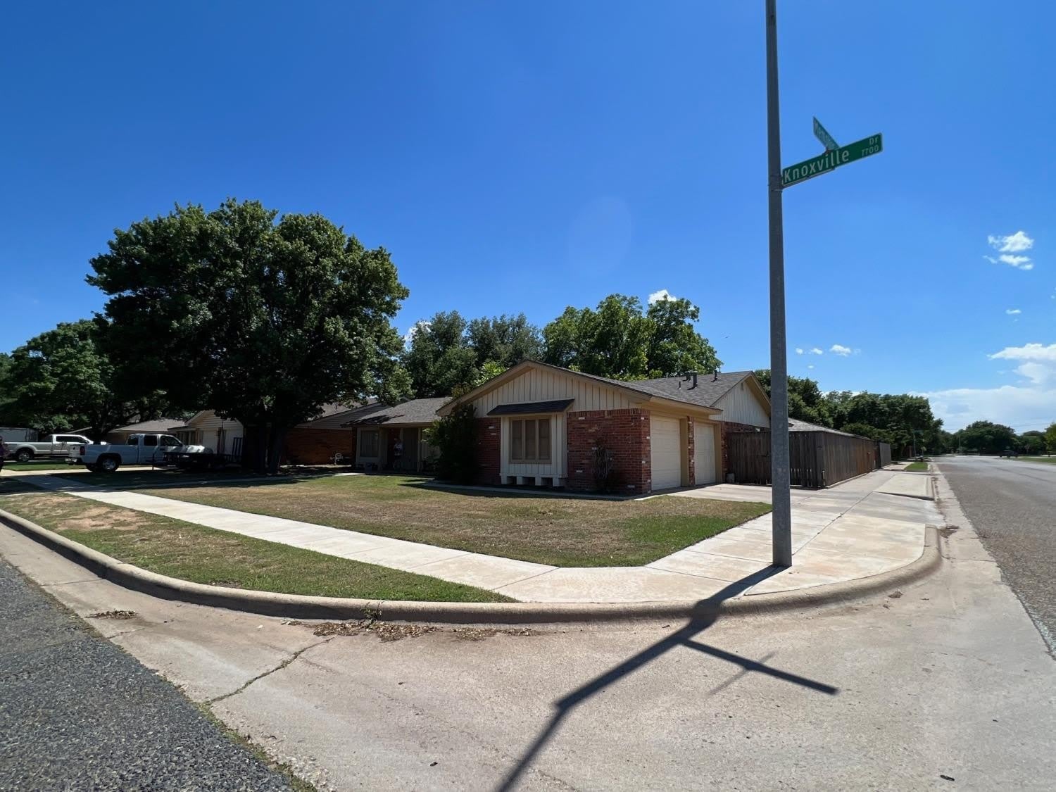 7702 Knoxville Drive – photo 2