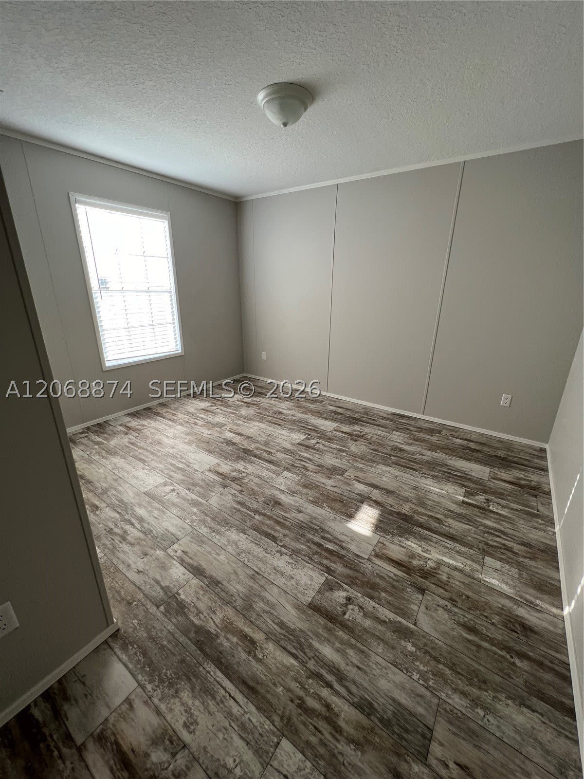 22992 Tradewind Rd – photo 5
