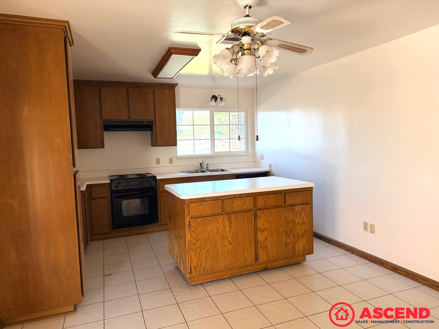 Comfortable 3BD/2BA Home in Bakersfield's 93309 — Small Pets Welcome! – photo 3