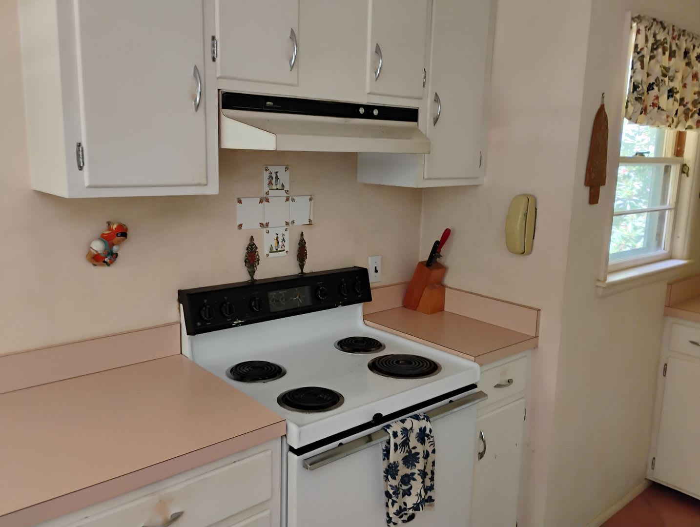 Spacious Furnished 3-4 Bedroom Home Near Dartmouth – photo 2