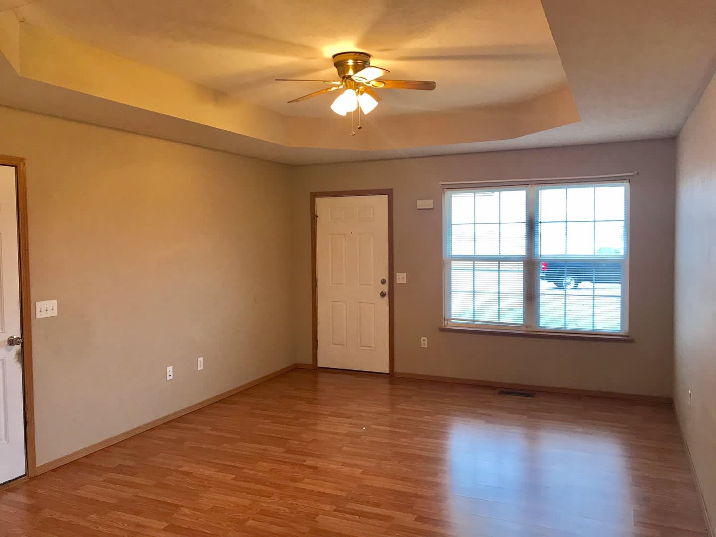 Wonderful Duplex In Clever Mo Available Now – photo 2