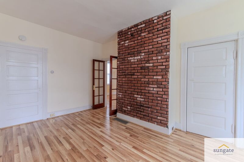 2900 E Strathmore Ave – photo 3