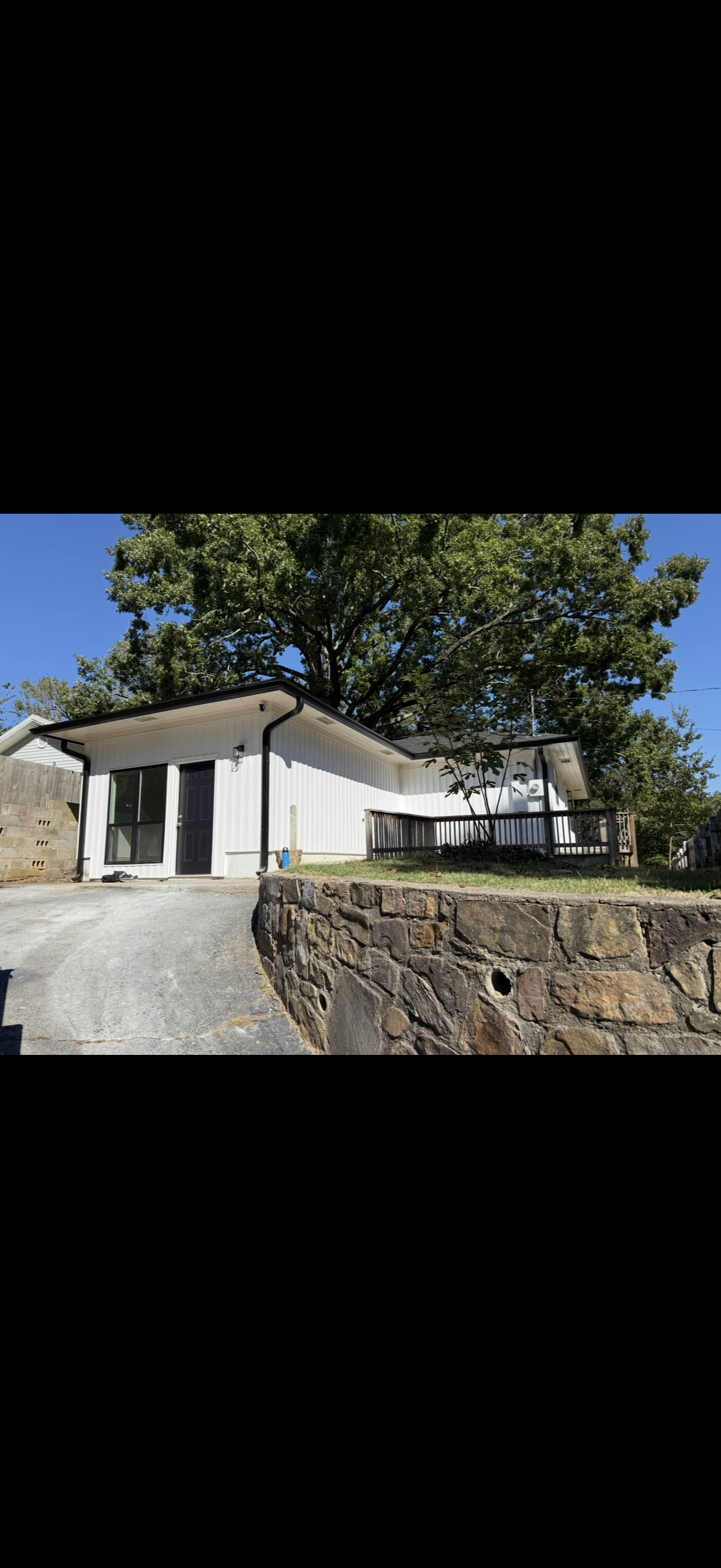 112 Poplar St – photo 2