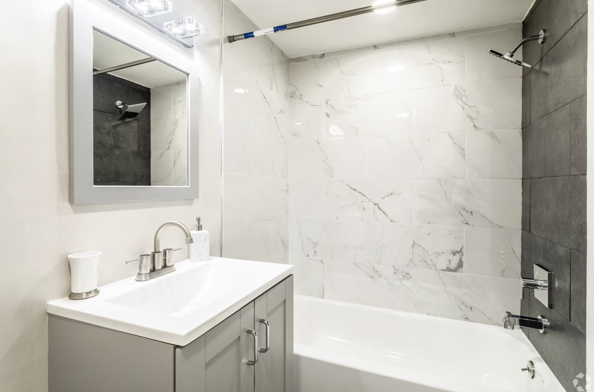 311 N Sycamore Ave – photo 5