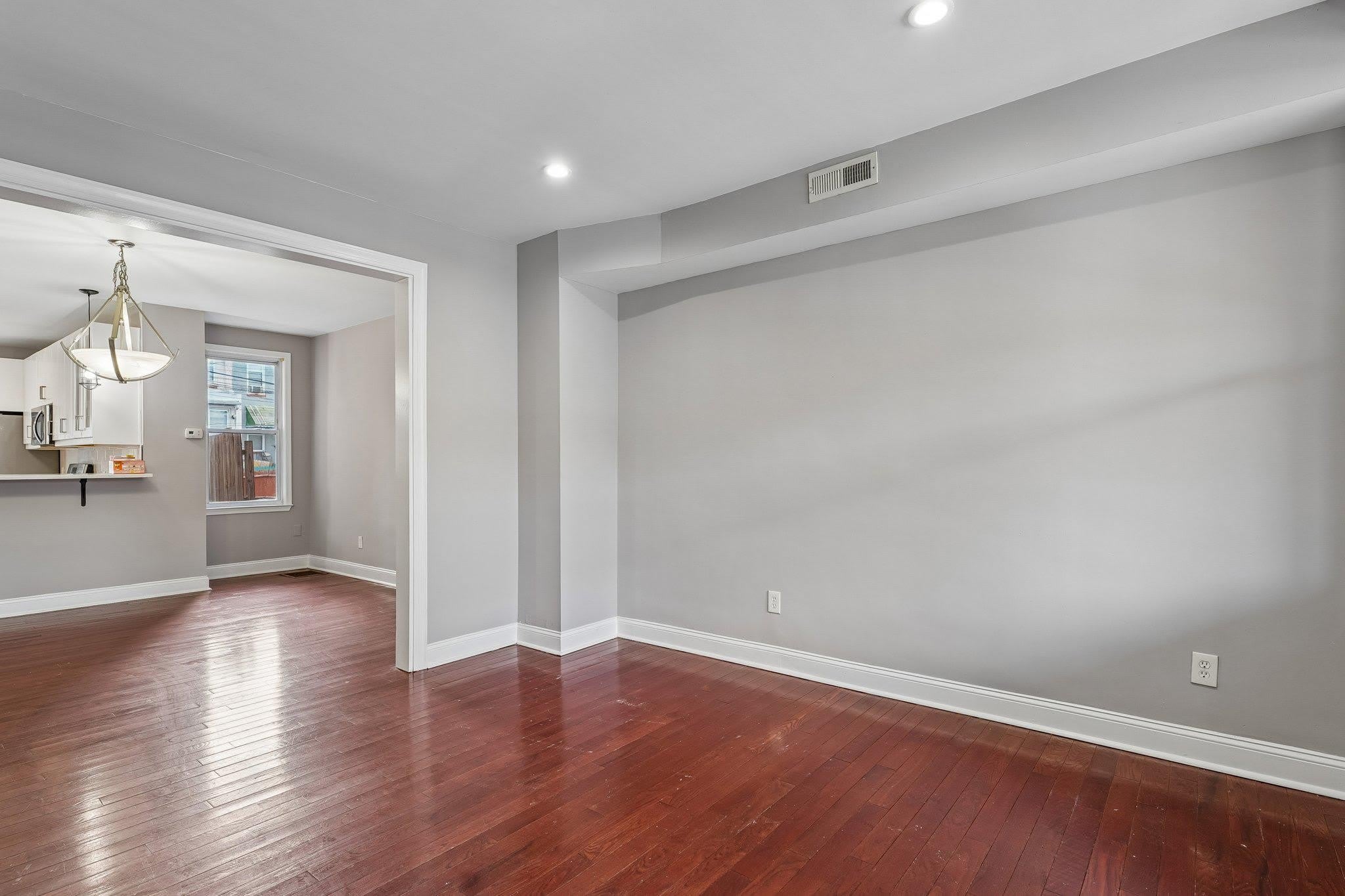 2817 PELHAM Avenue – photo 5