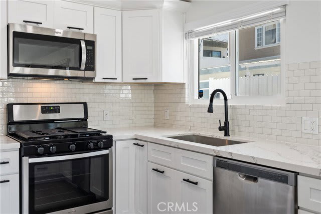 3205 Bayside Drive – photo 2