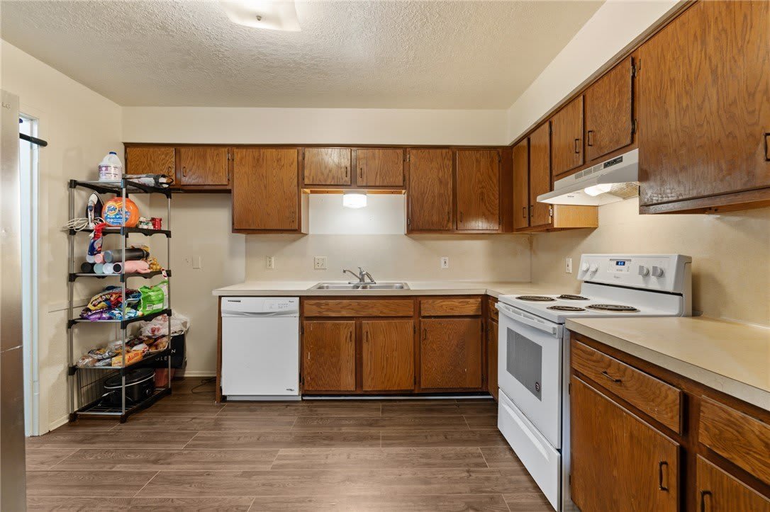 6612 Hardwick Drive – photo 5