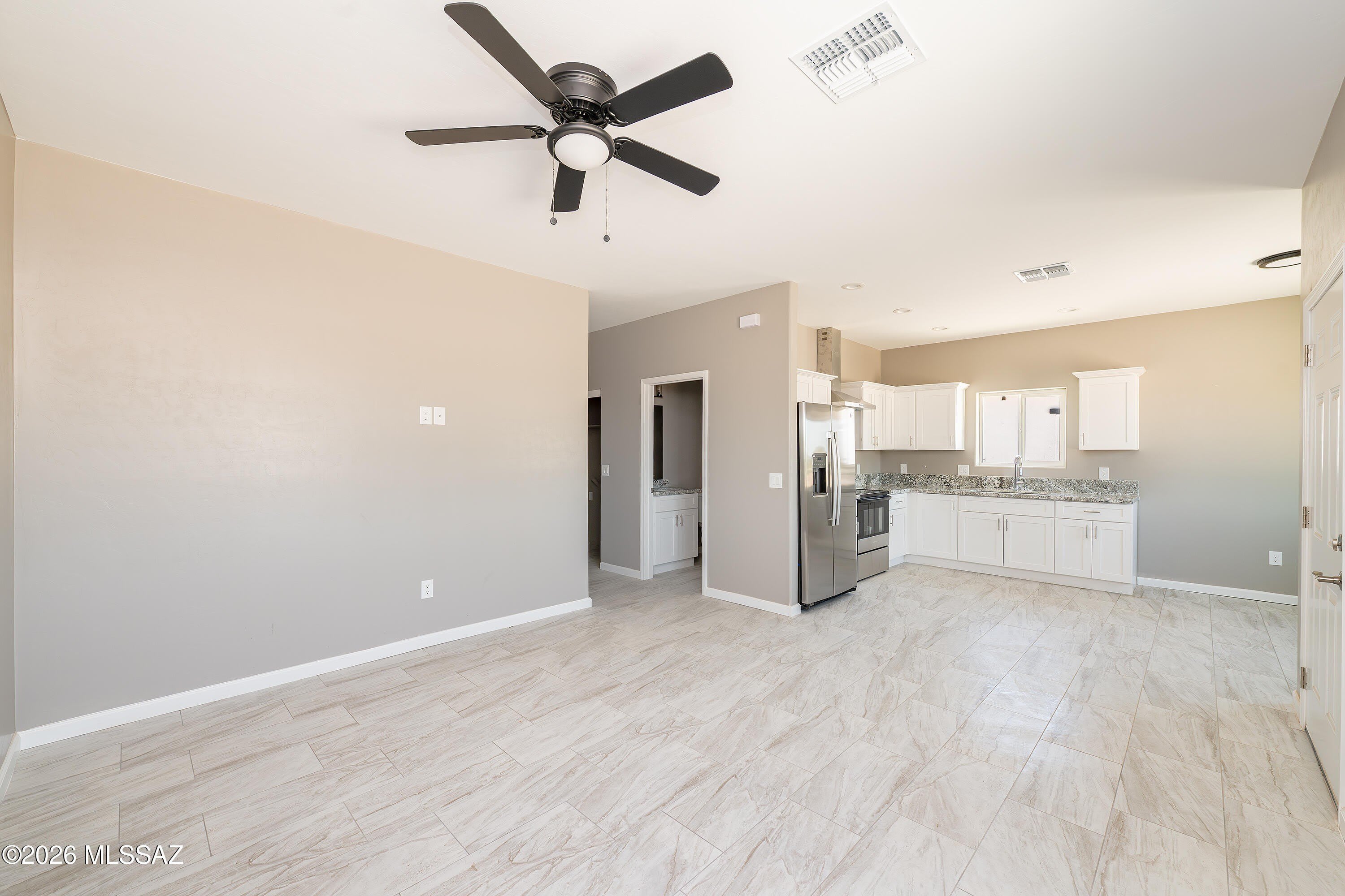 2567 S Campbell Avenue – photo 2