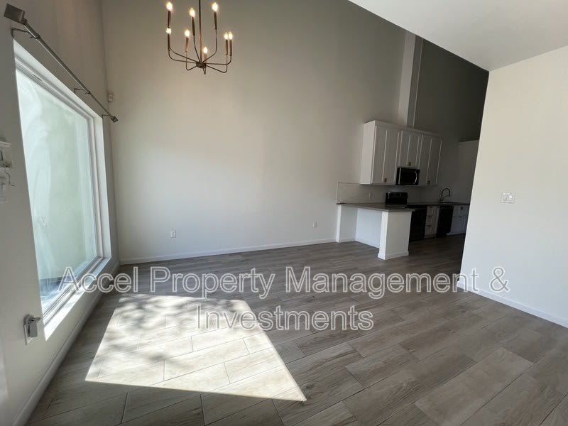 2120 Date Palm Ave. – photo 3