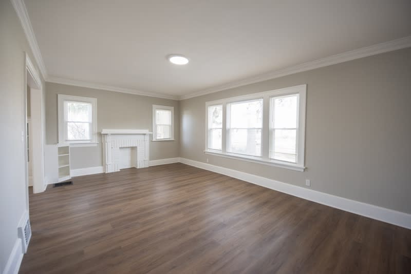 2112 Lincoln Avenue – photo 1
