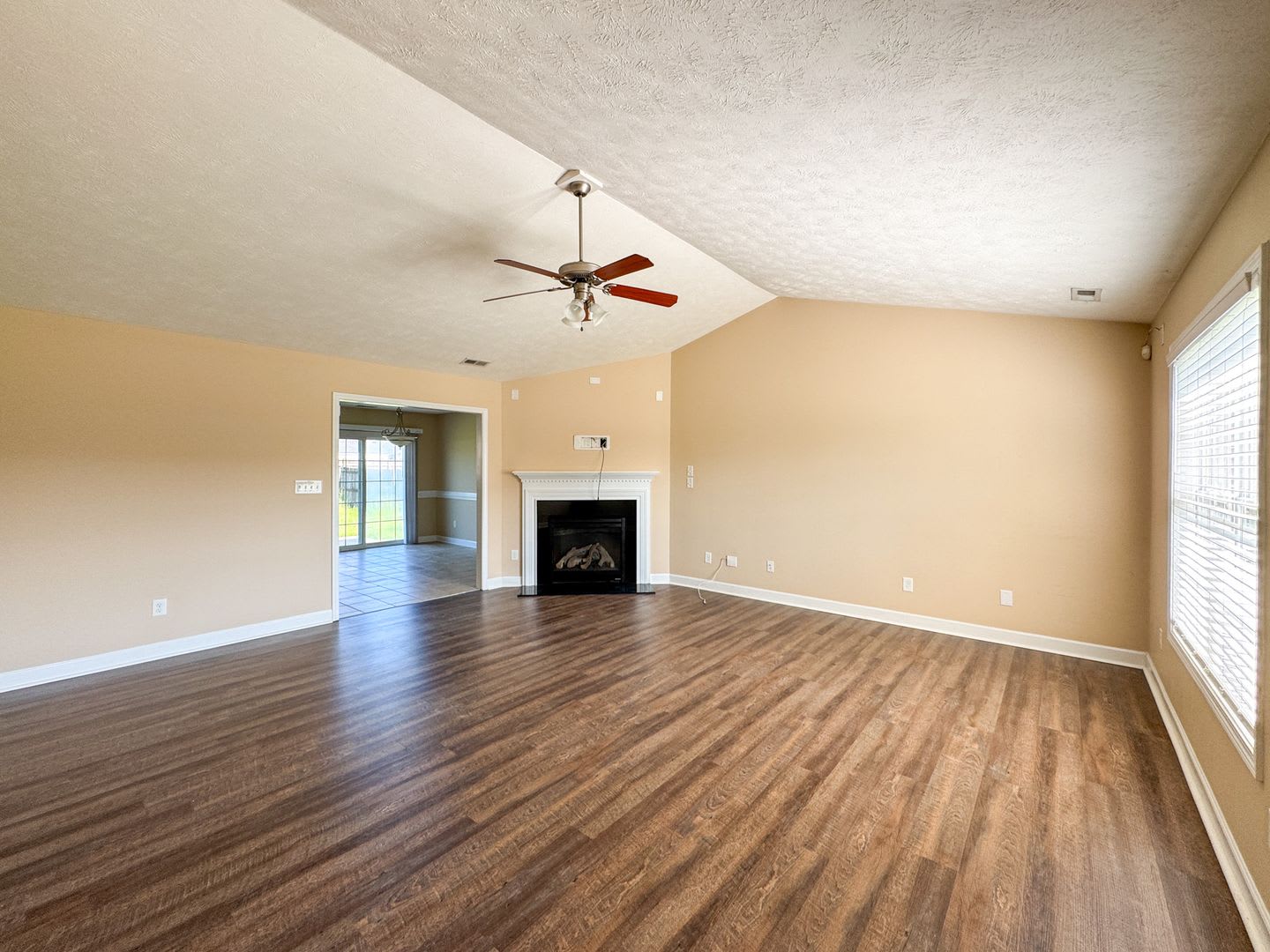 3 Bed 2 Bath Home in Westgate – photo 3