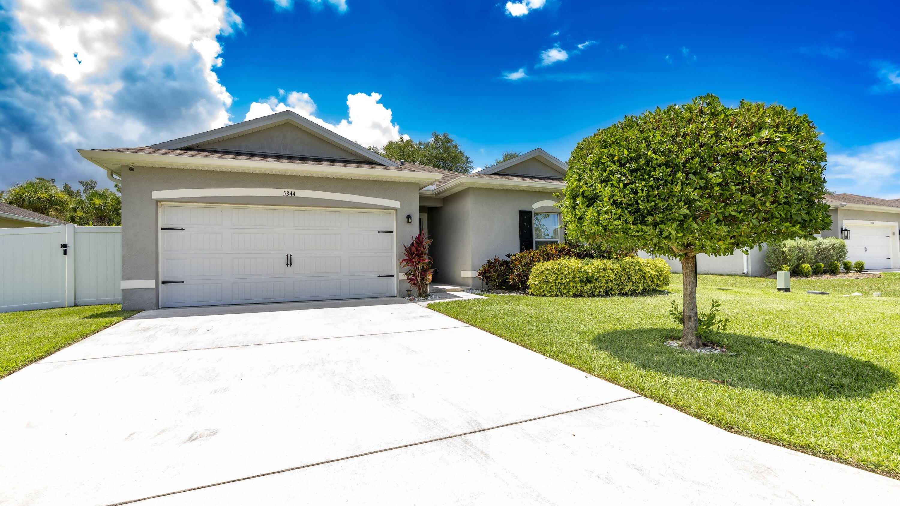 5344 Oakland Lake Circle – photo 2
