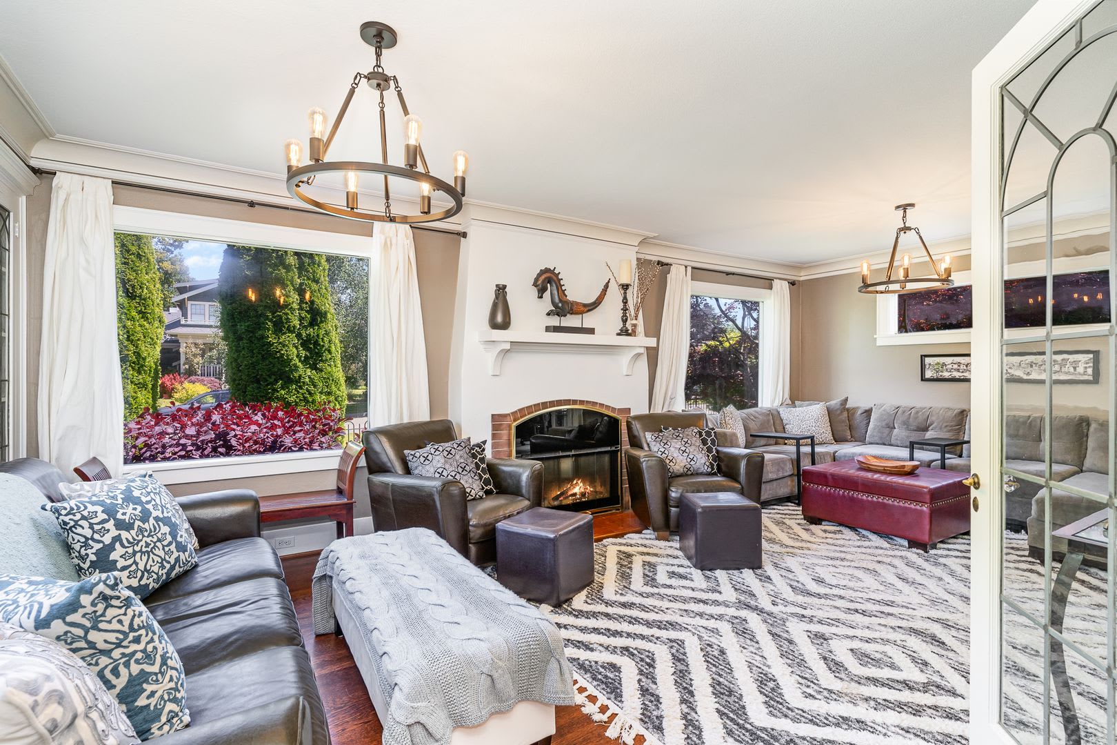 Charming North Admiral Craftsman w/ Modern Updates! – photo 3