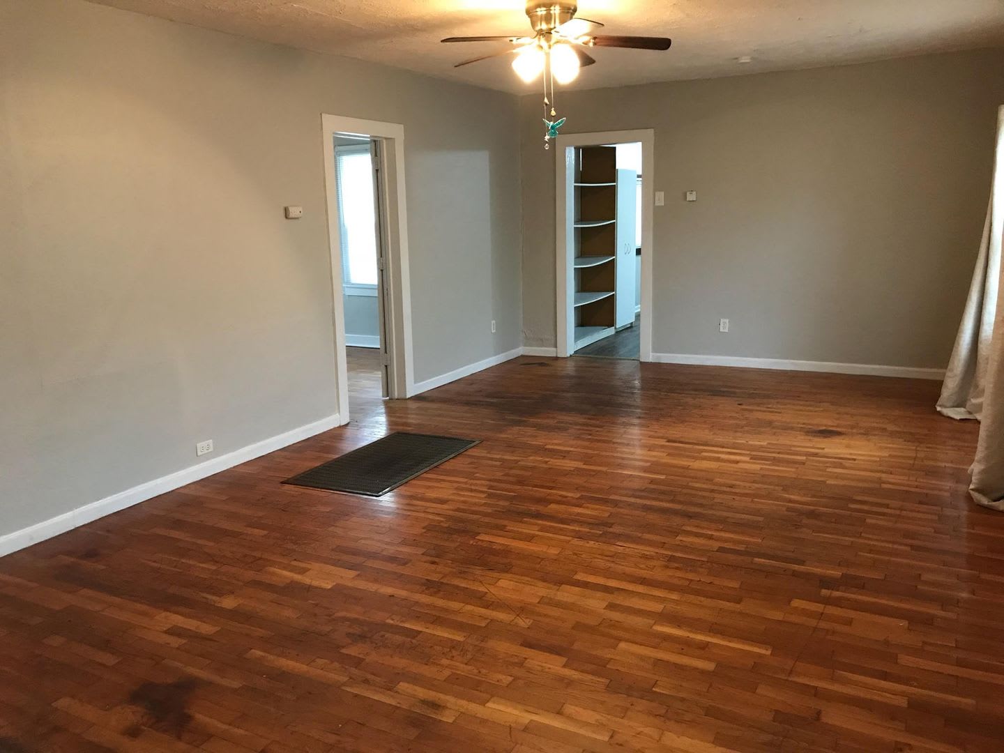 Great Central Location Home Nice Home With Appliances Close To Washburn University – photo 4