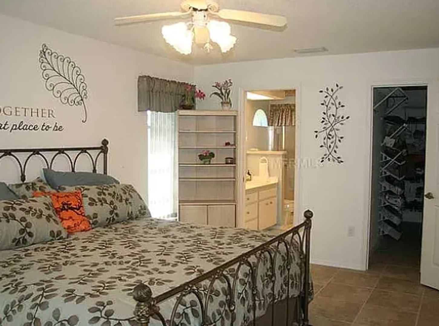 Beautiful home with private dock! – photo 5