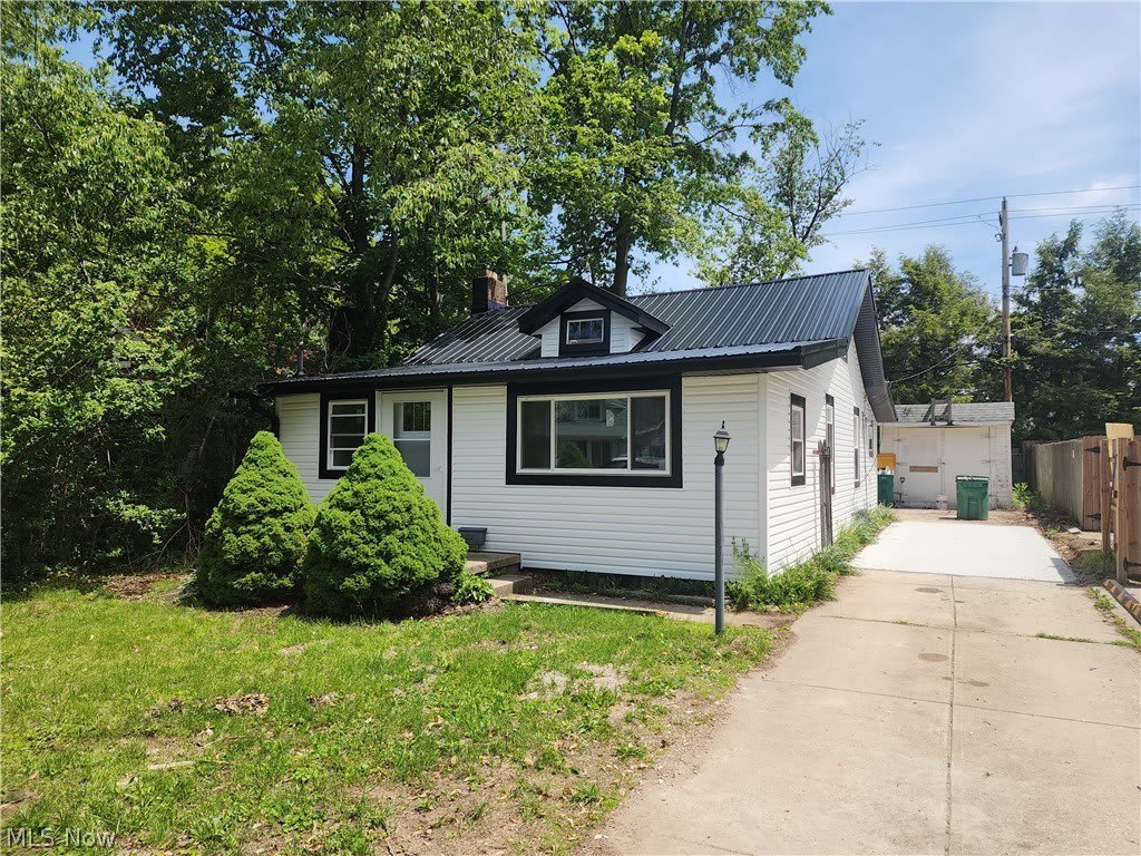 6247 Seneca Road – photo 1