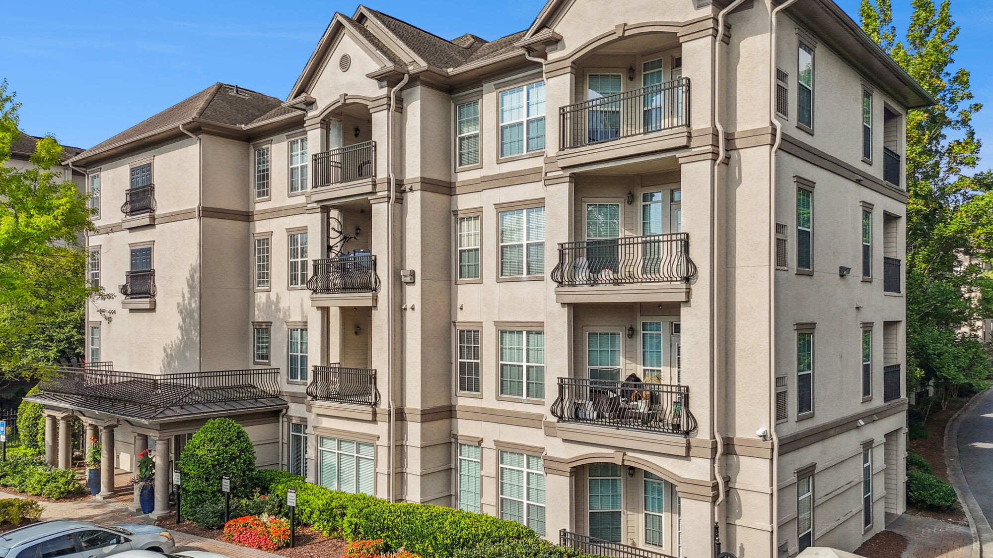 Avana Uptown – photo 2