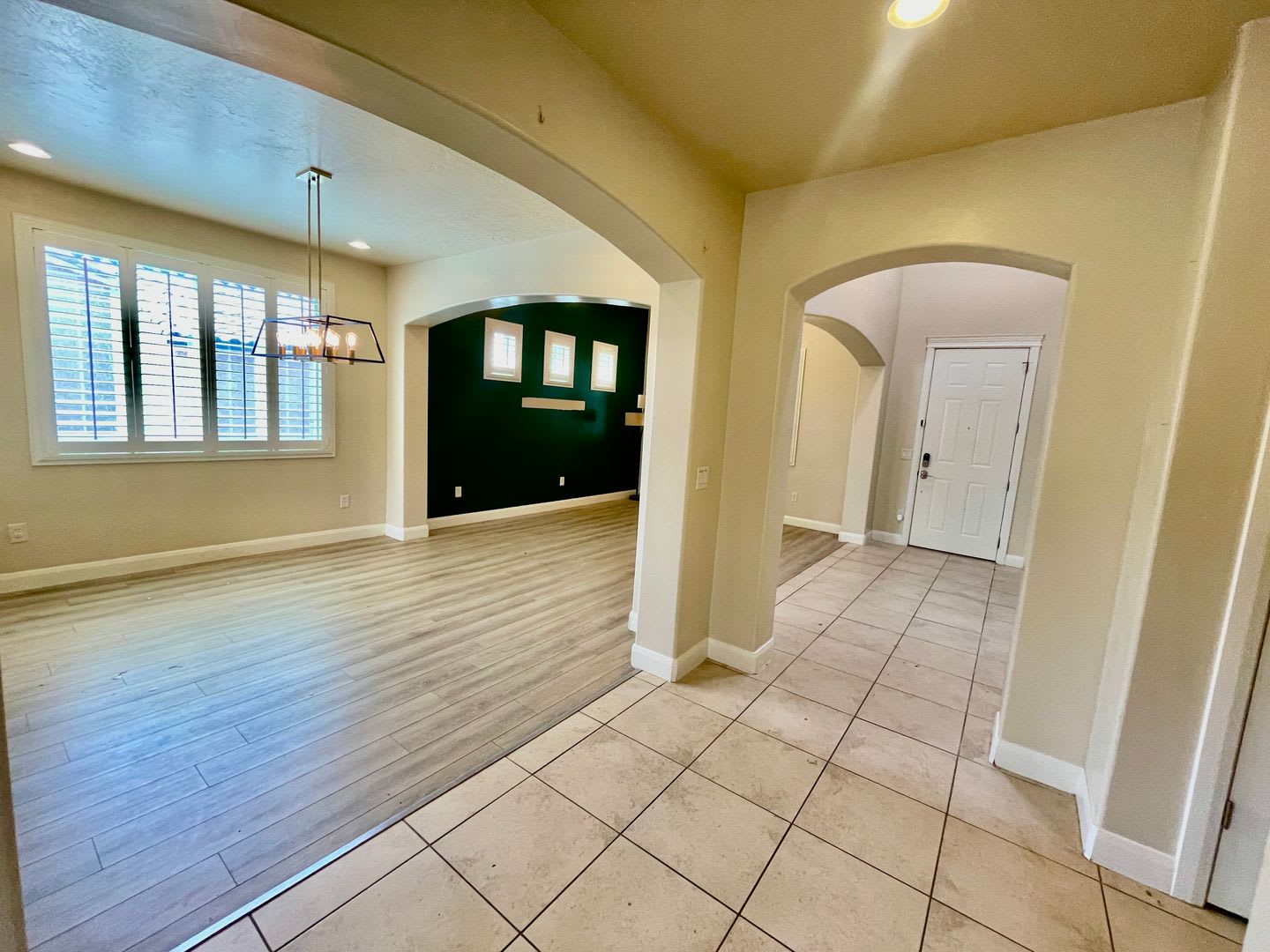 Beautiful Five Bedroom with Office in Desert Hills – photo 5