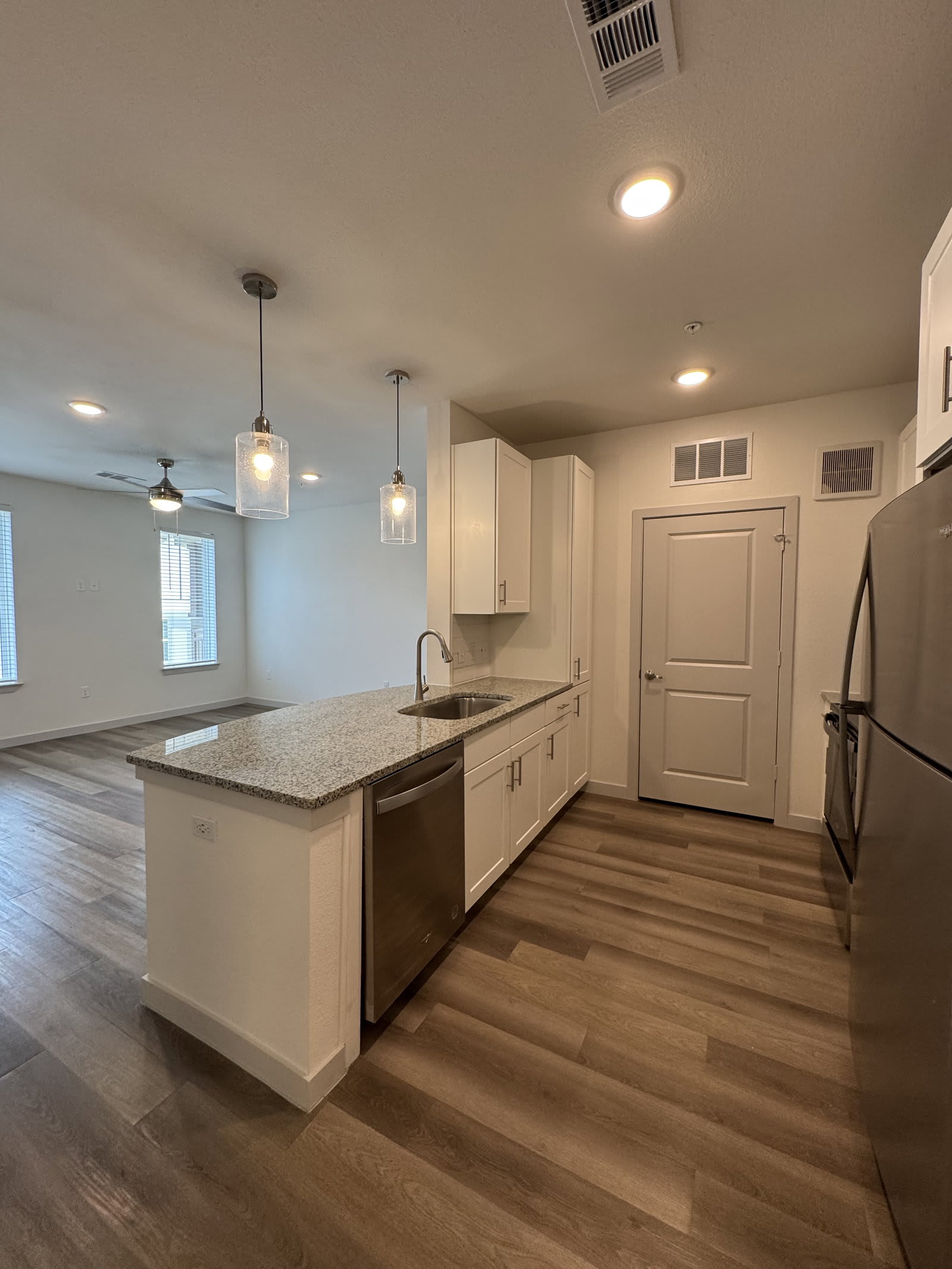 1300 Southeast Parkway – photo 3