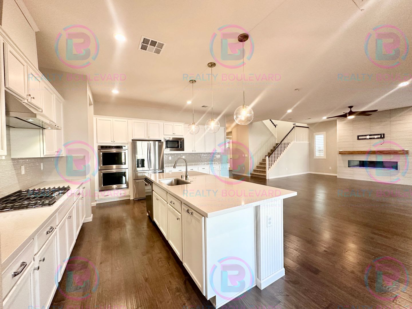 5 Bedroom 3 Car Garage Home With Spa Like Primary Suite Resort Style Backyard With Office Loft Hot Tub Ev Charger – photo 4