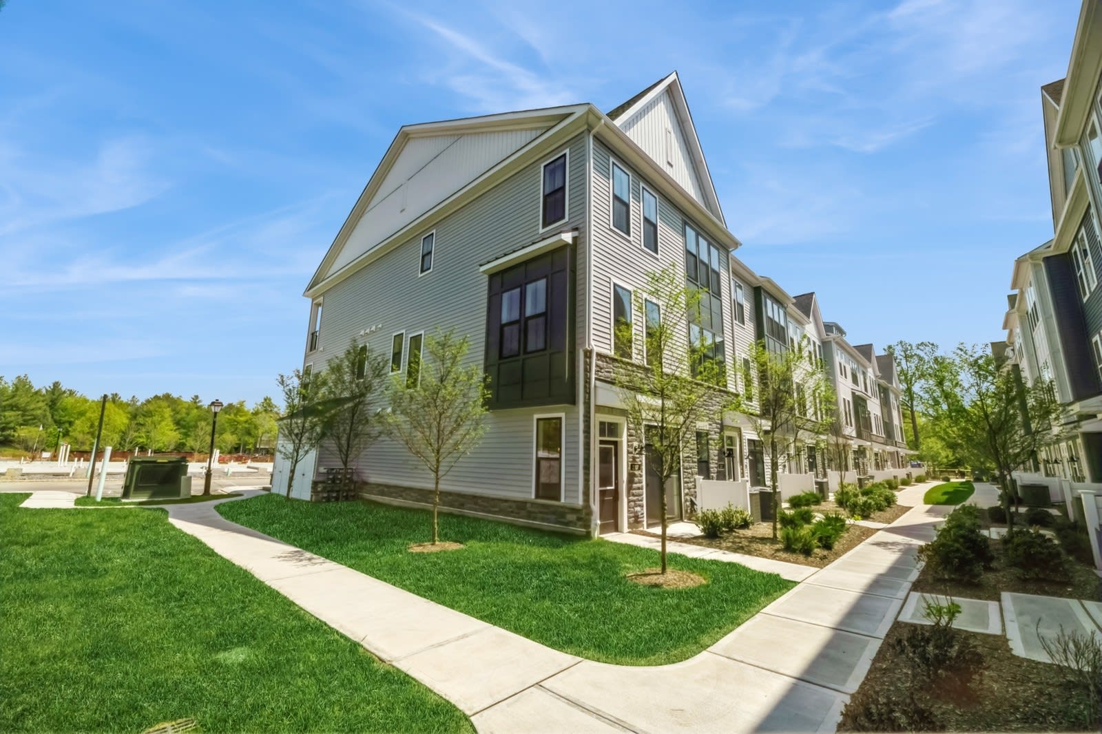2107 Donatello Dr – photo 2