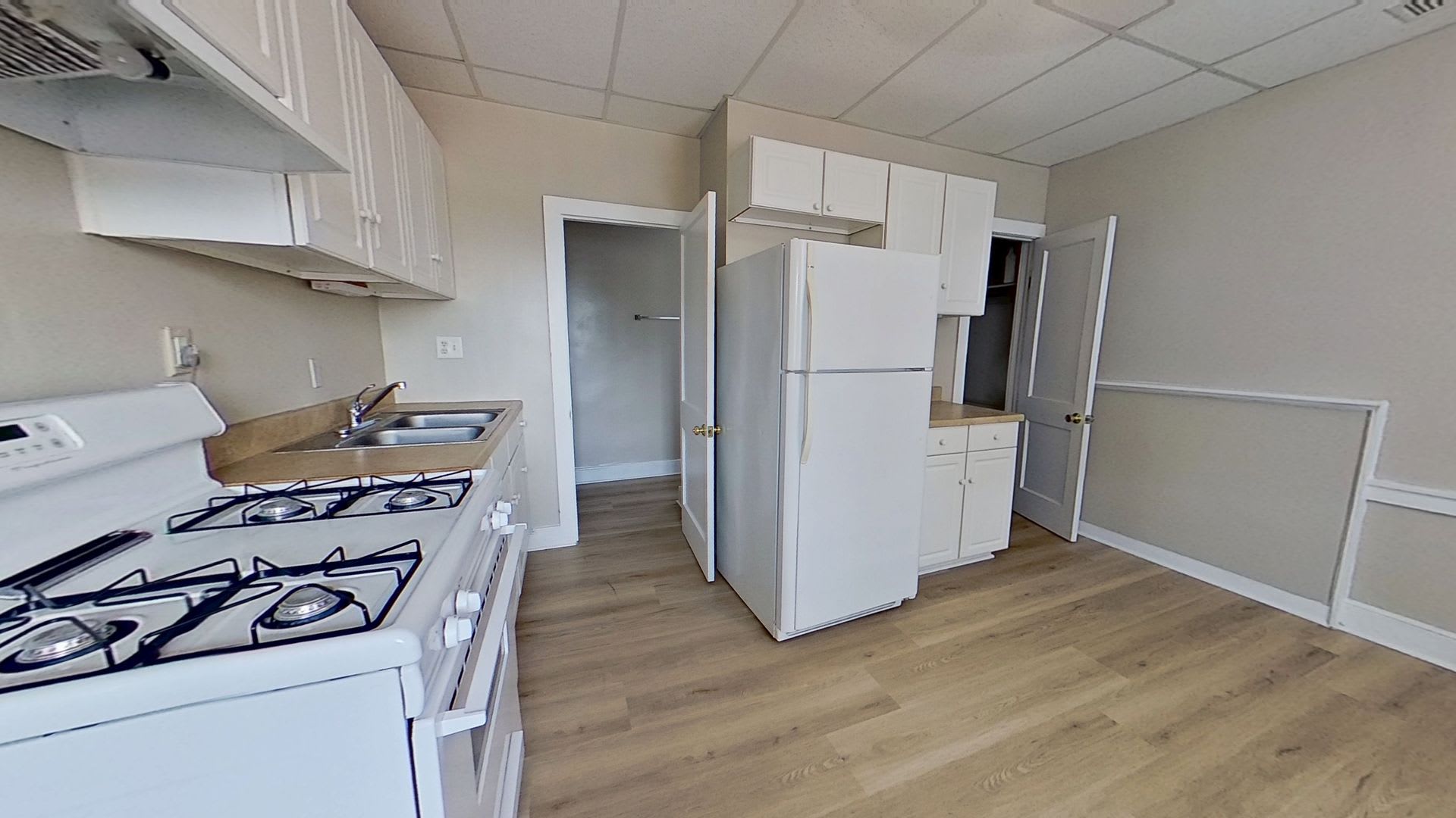 Spacious One Bedroom Apartment – photo 3