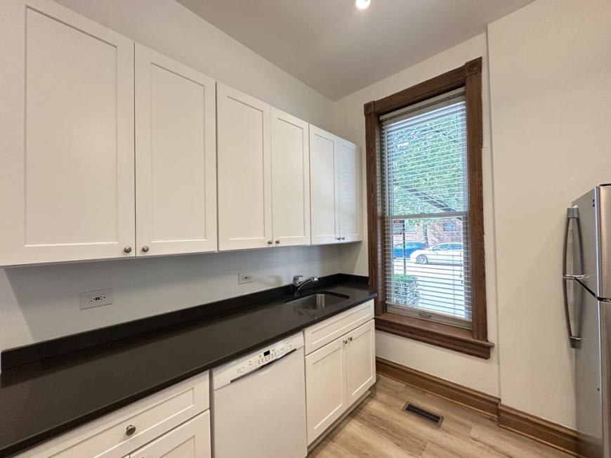 3557 Ashland – photo 4