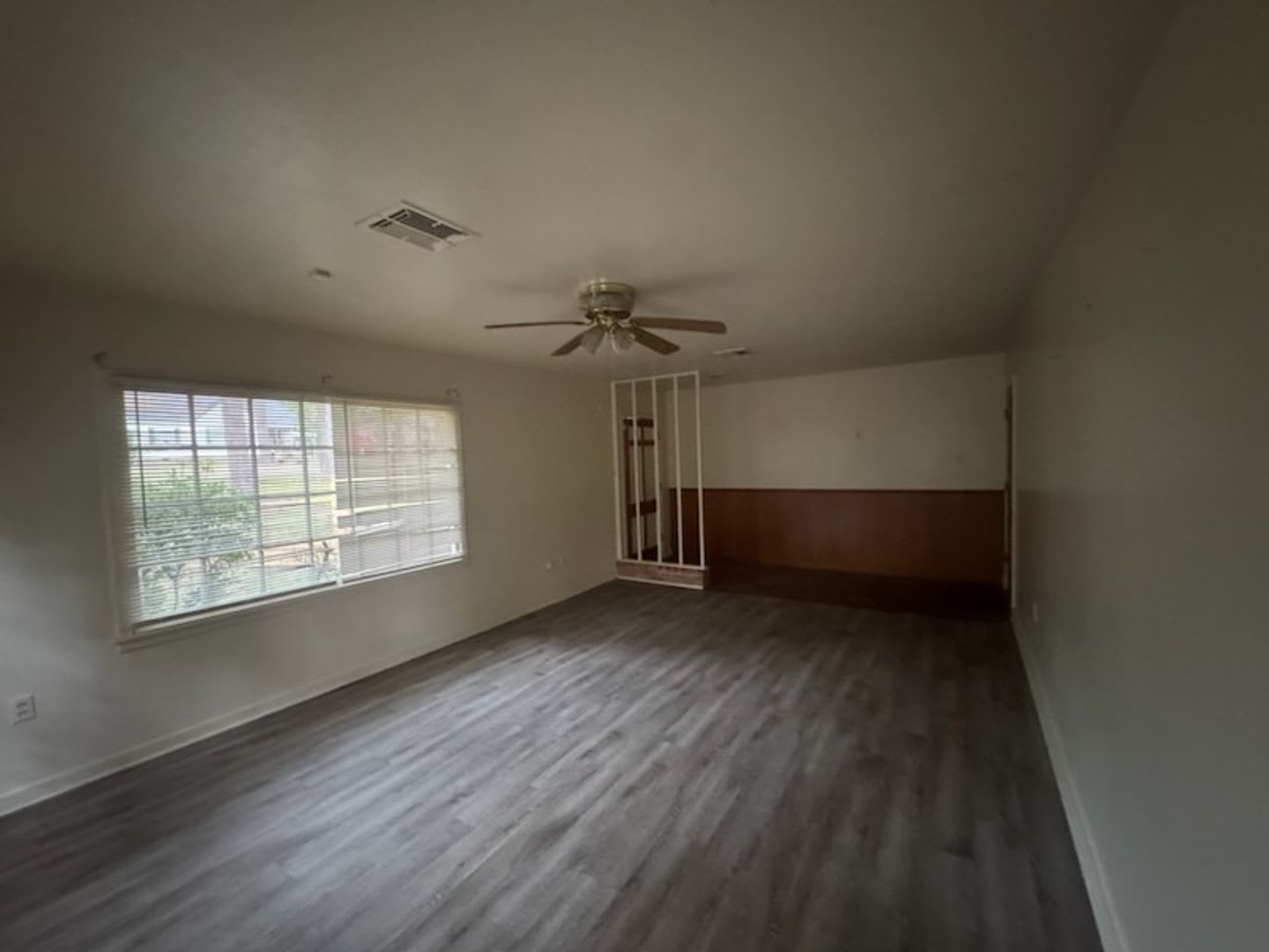 Charming 3 Bedroom Home – photo 3