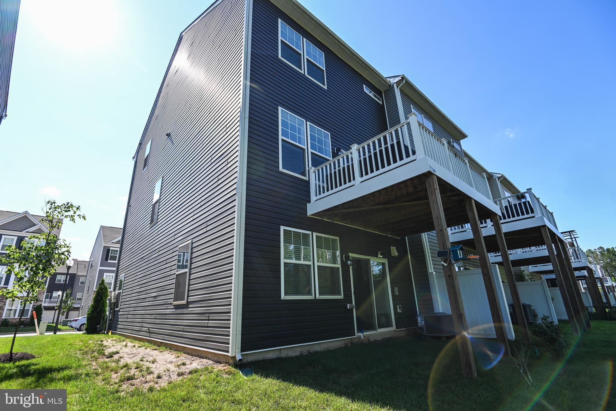 2047 HINSHAW Drive – photo 3