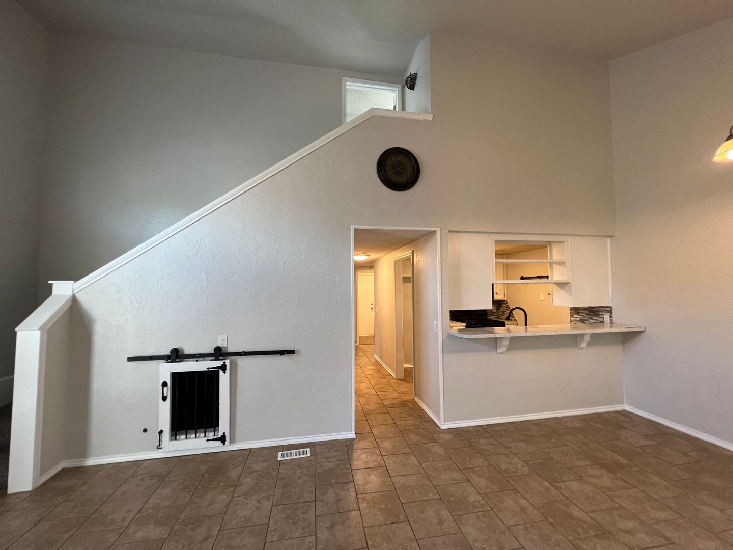 3 Bedroom 2 bathroom Moore Schools!!! $300 OFF 1st Months Rent!!! – photo 3