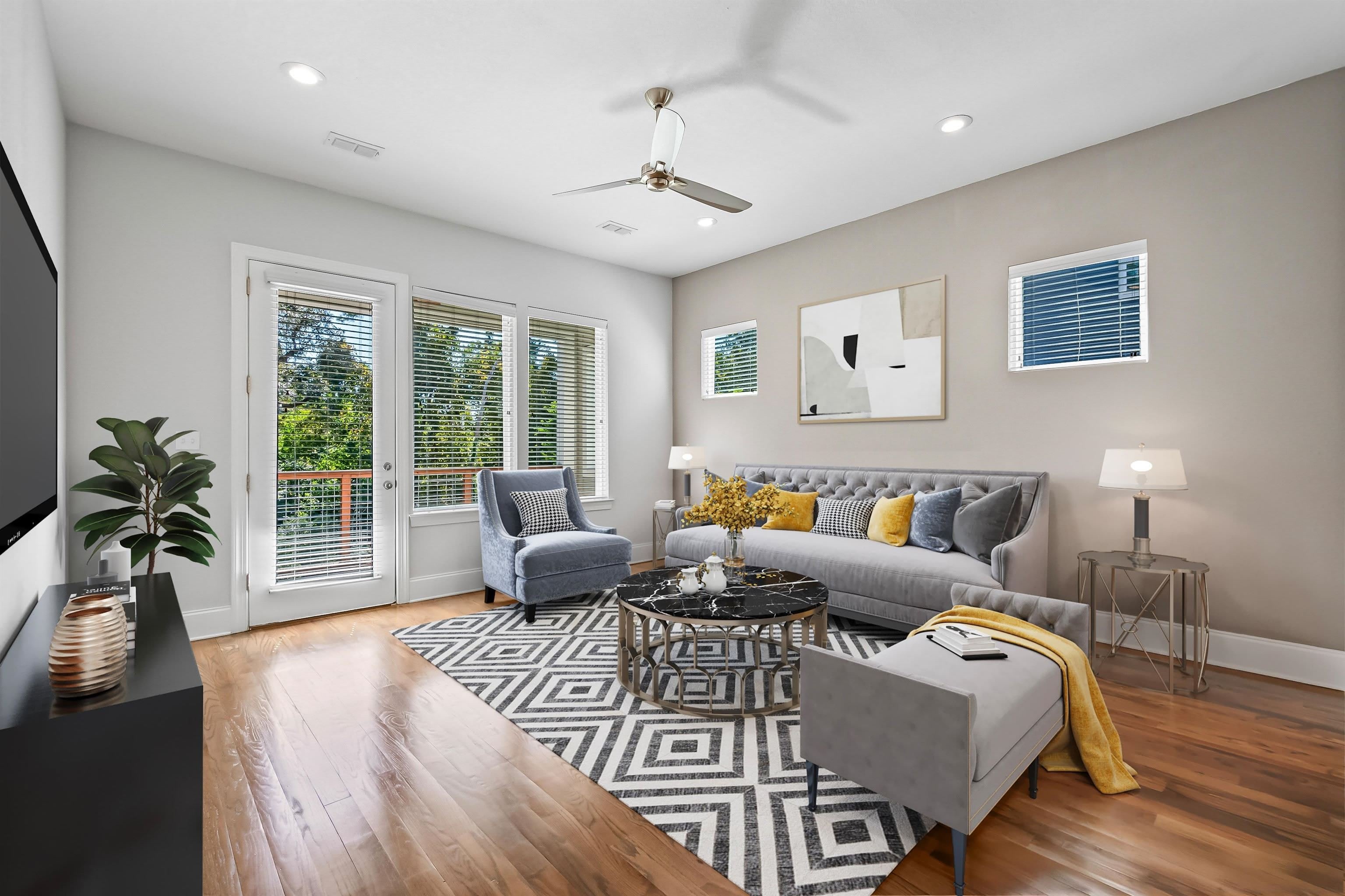 1661 Metropolitan Boulevard – photo 4