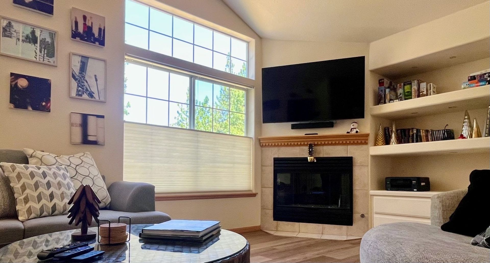 Large Upscale Home With Large Garage – photo 2